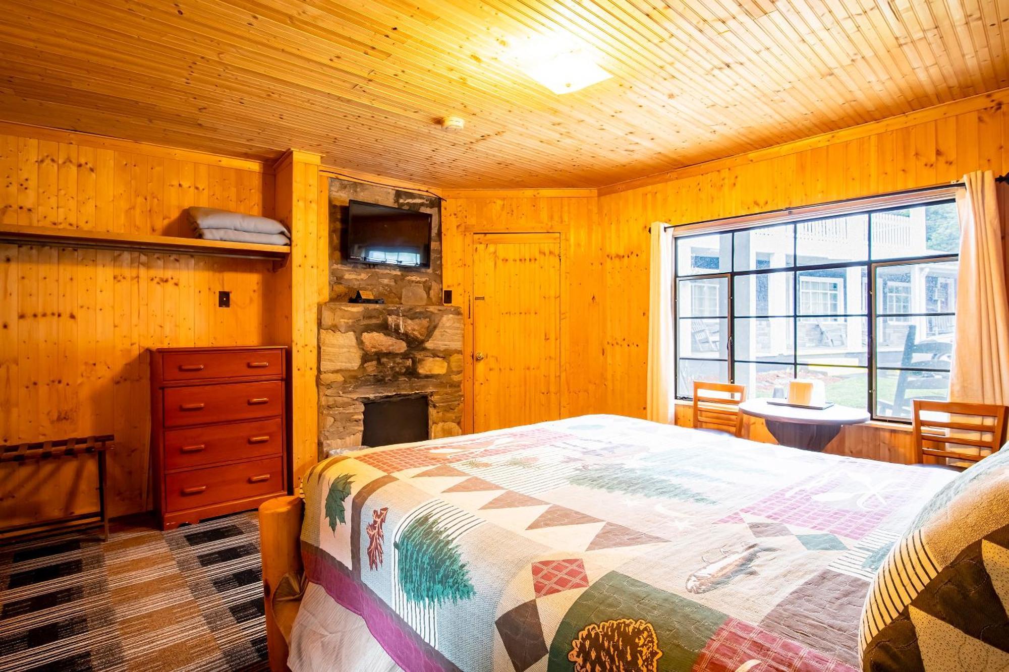Lloyd'S On The River Country Inn By Oyo Bryson City Eksteriør billede