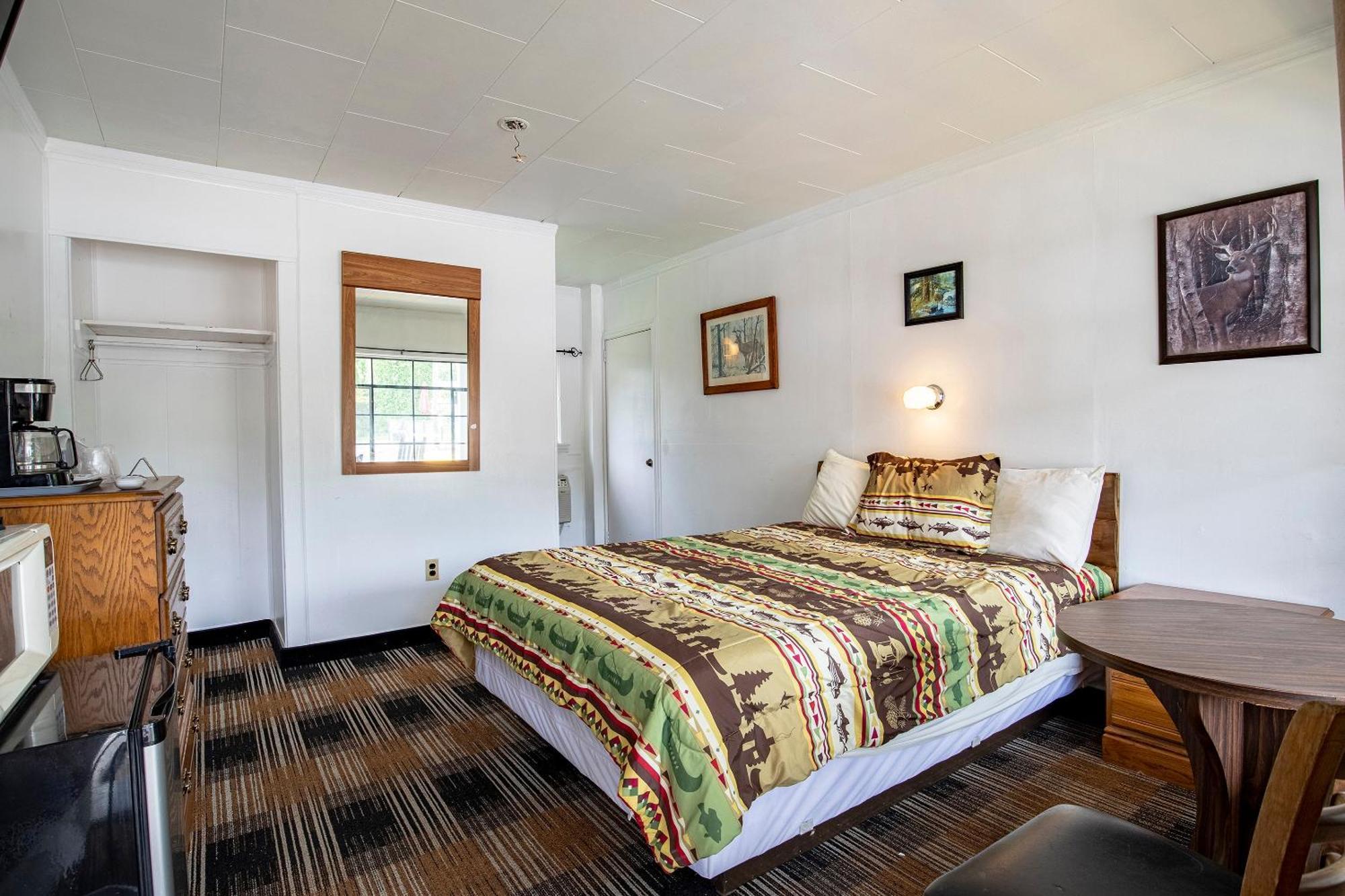 Lloyd'S On The River Country Inn By Oyo Bryson City Eksteriør billede
