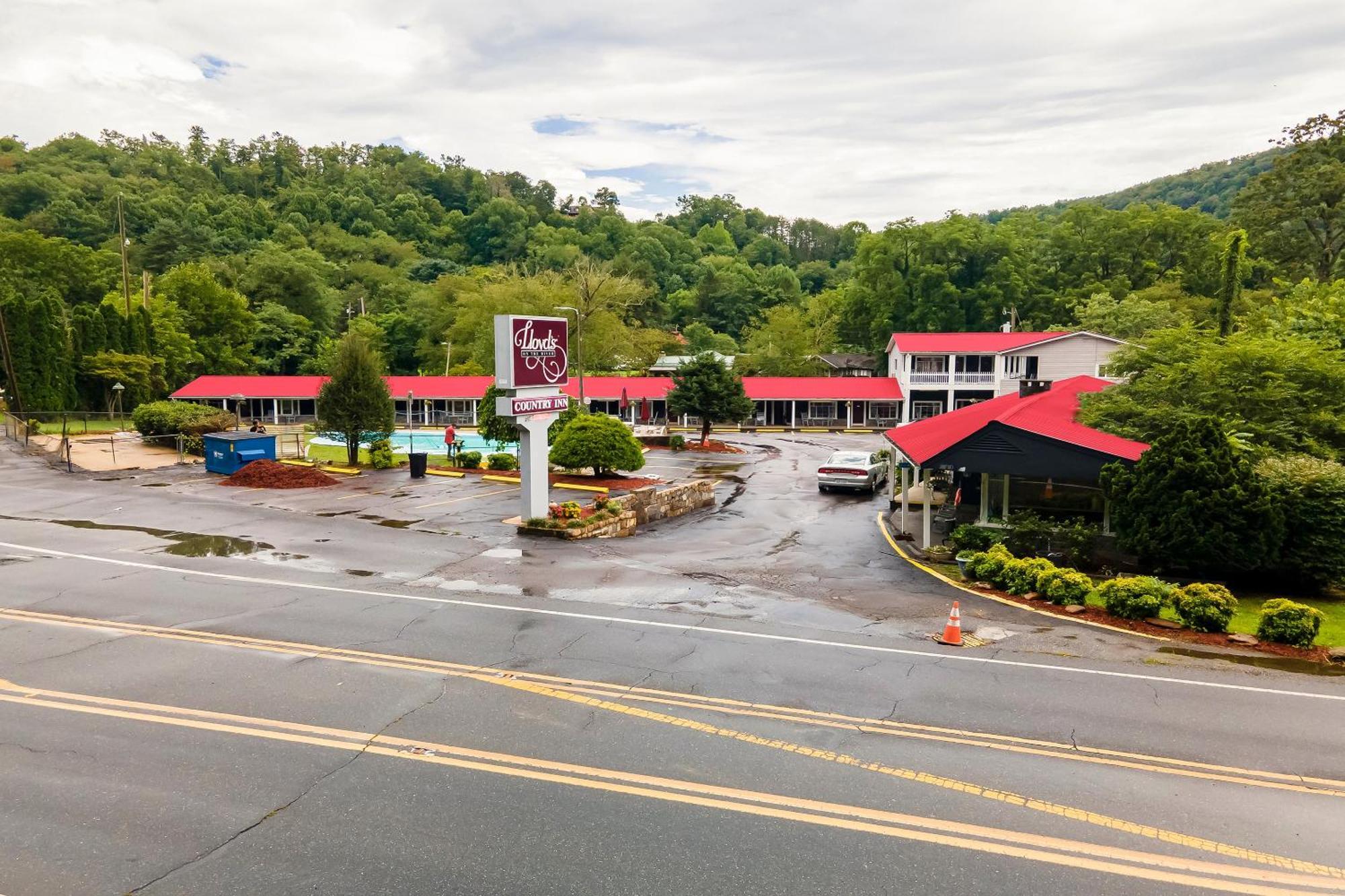 Lloyd'S On The River Country Inn By Oyo Bryson City Eksteriør billede